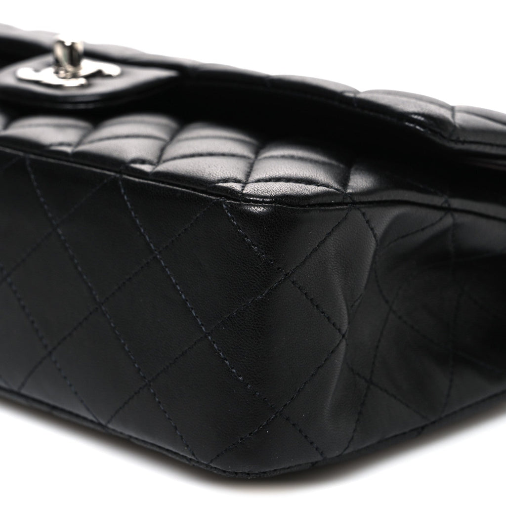 Lambskin Quilted Medium Double Flap Black wholesalehk.shop