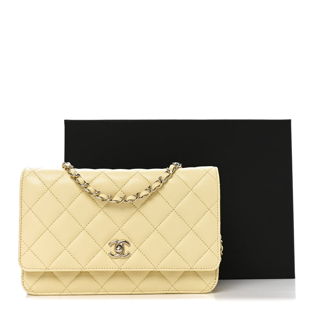 Caviar Quilted CC Turnlock Wallet On Chain WOC Light Yellow wholesalehk.shop