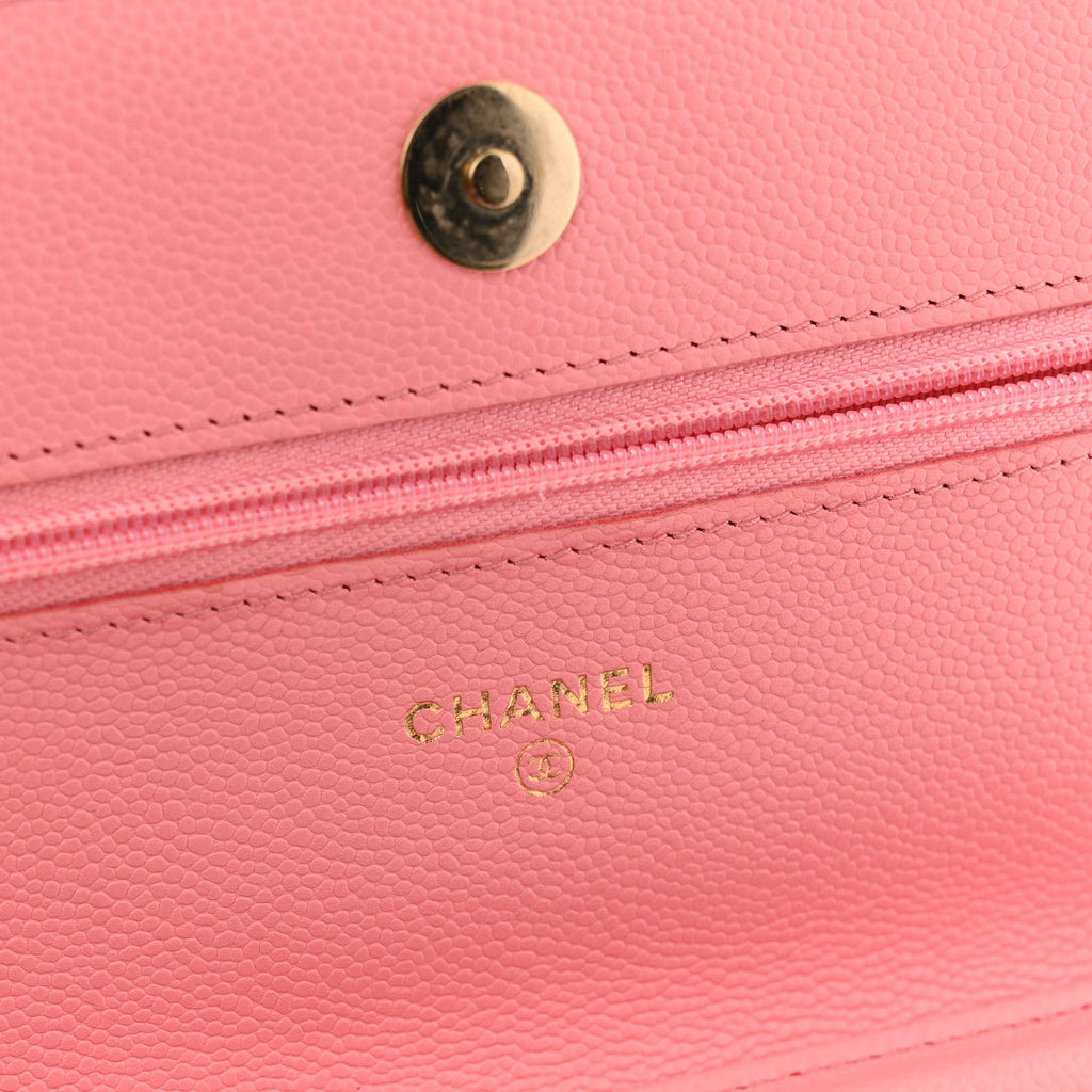 Caviar Quilted Wallet on Chain WOC Pink wholesalehk.shop