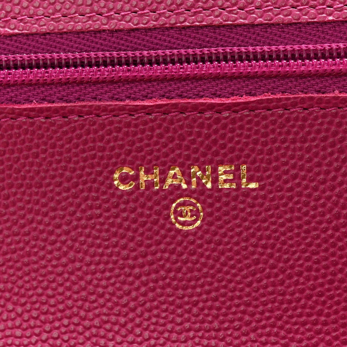 Caviar Quilted Chain Embossed CC Wallet On Chain WOC Fuchsia wholesalehk.shop