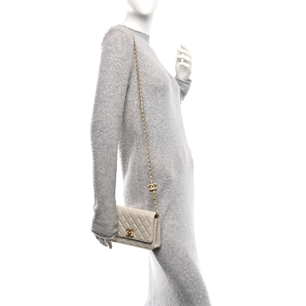 Lambskin Quilted CC Wallet on Chain WOC Light Beige wholesalehk.shop
