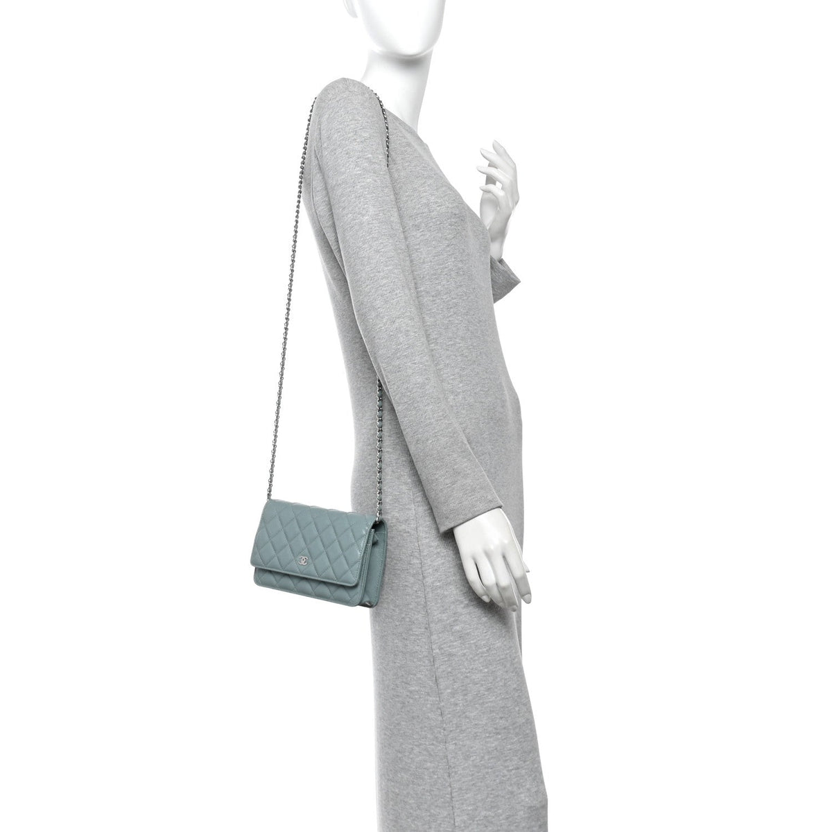 Caviar Quilted Wallet on Chain WOC Light Blue wholesalehk.shop