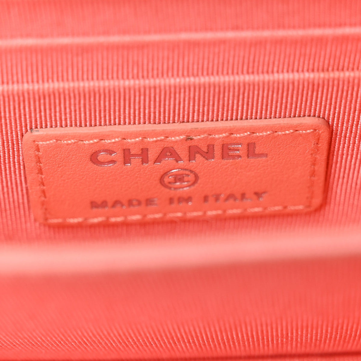 Caviar Quilted Mini Wallet On Chain WOC Coral wholesalehk.shop