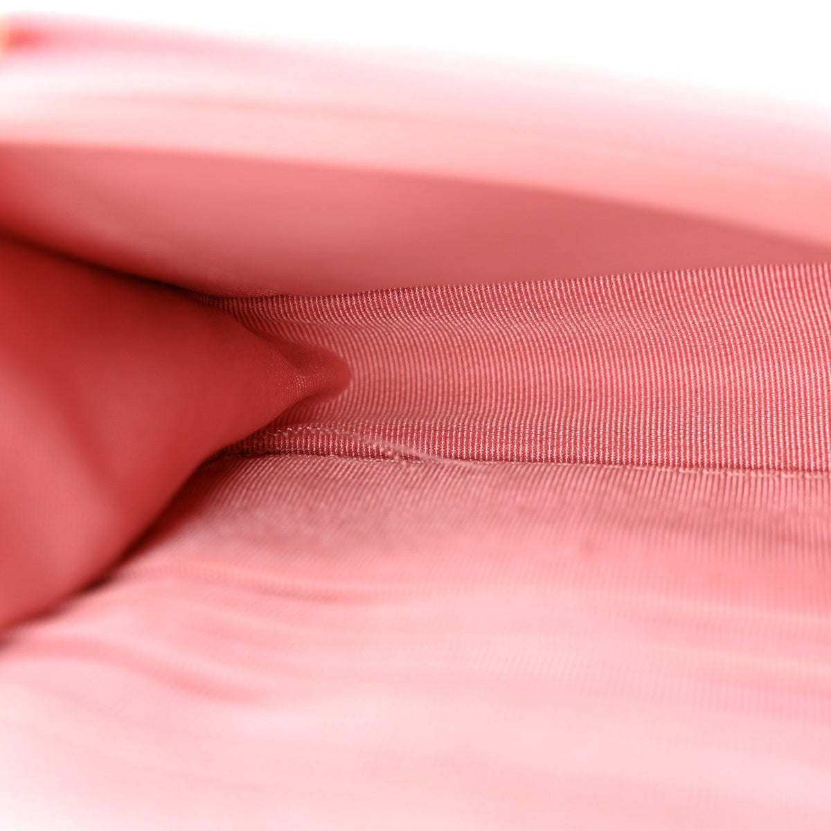 Iridescent Caviar Quilted Wallet on Chain WOC Rose Pink wholesalehk.shop