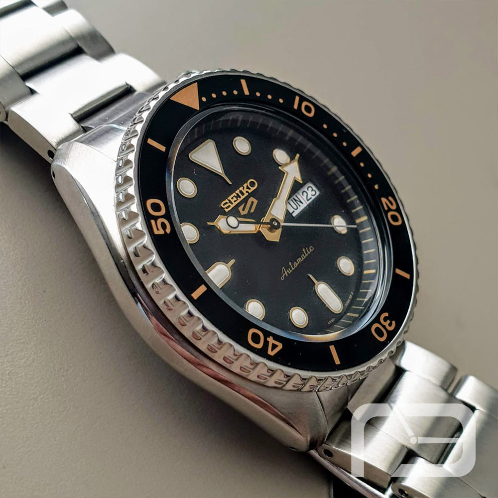 Seiko 5 Sports Automatic Black Dial Silver Steel Strap Watch For Men - SRPD57K1 wholesalehk.shop