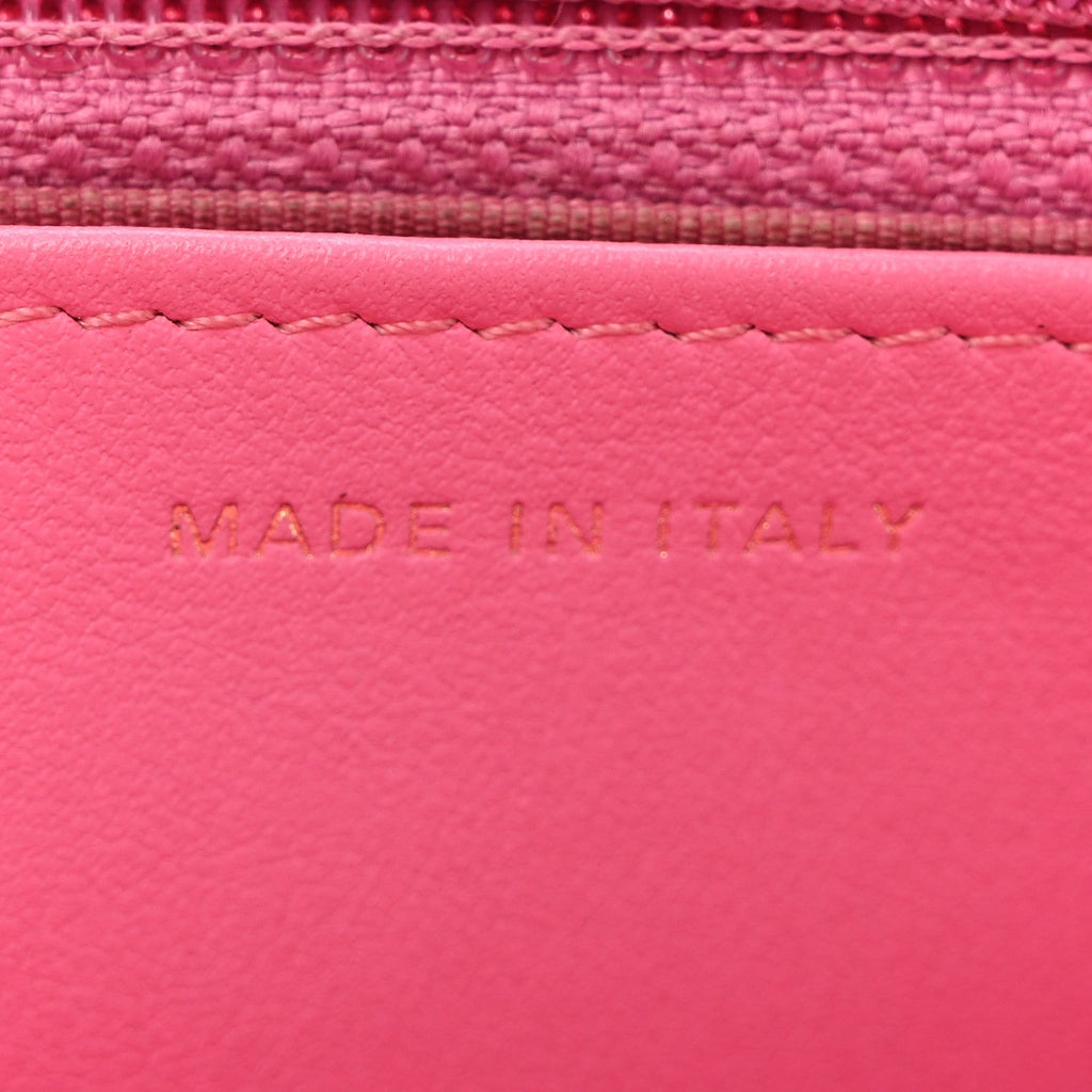 Caviar Quilted Wallet on Chain WOC Pink wholesalehk.shop