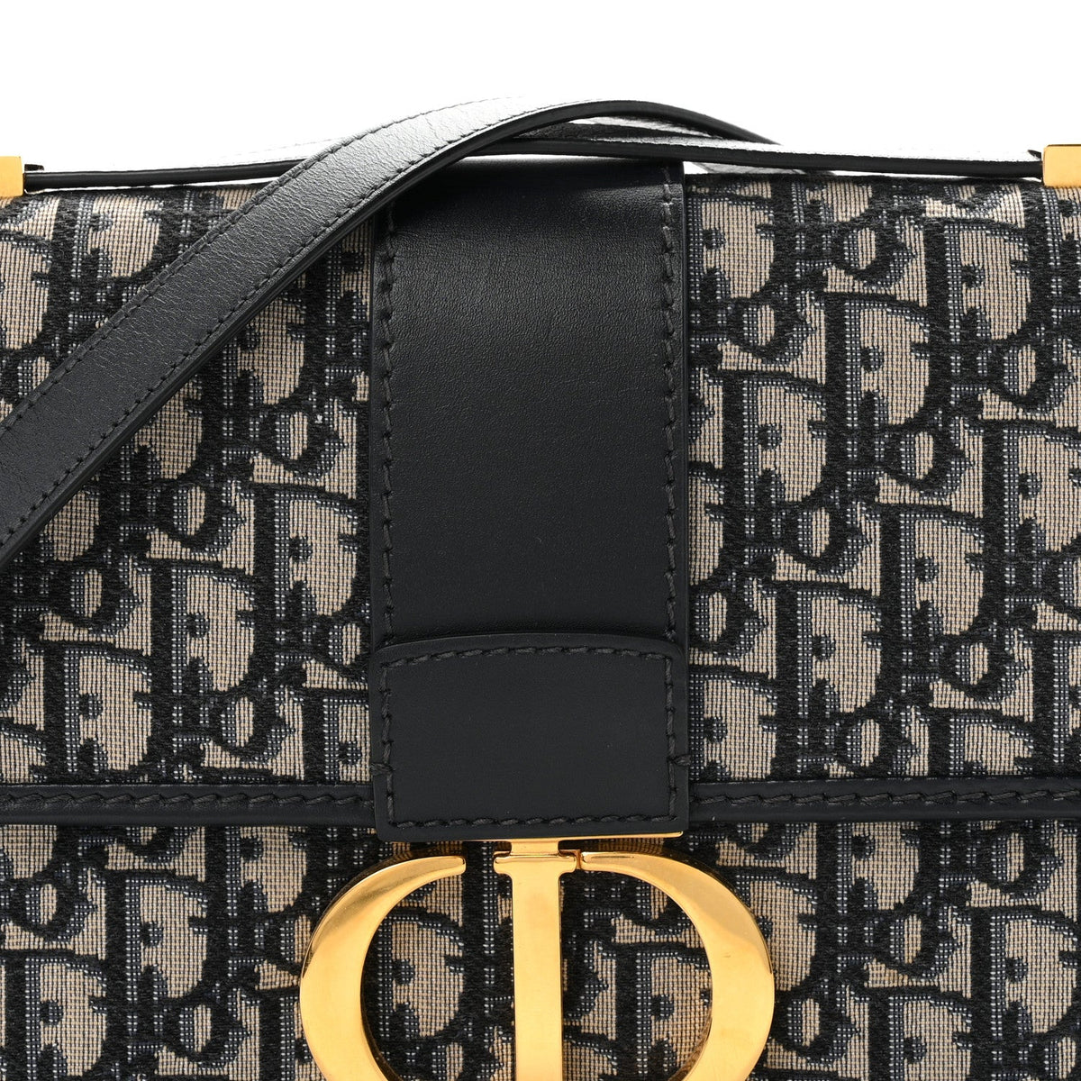 Oblique 30 Montaigne Flap Bag Blue wholesalehk.shop