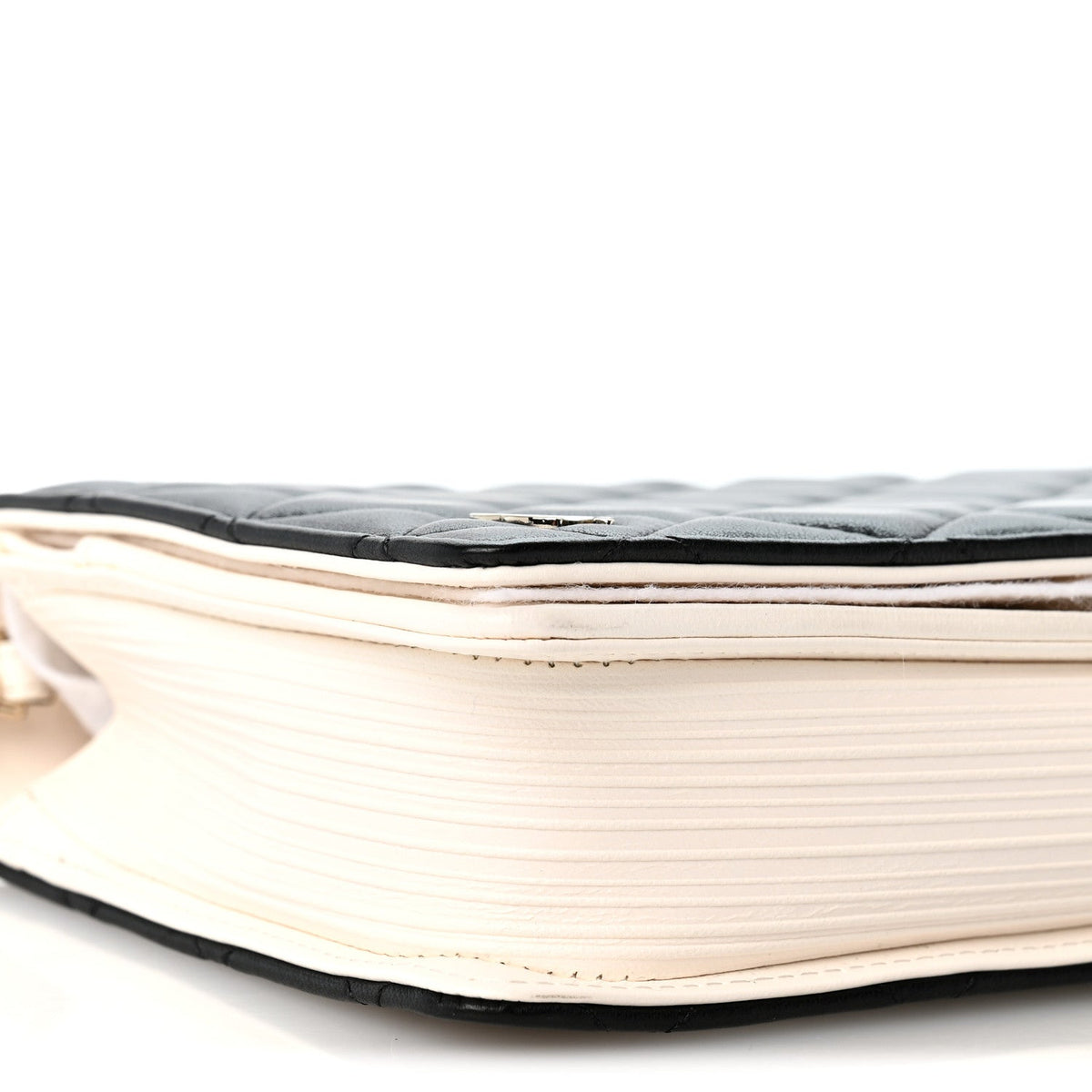 Lambskin Quilted Book Wallet On Chain WOC Black wholesalehk.shop