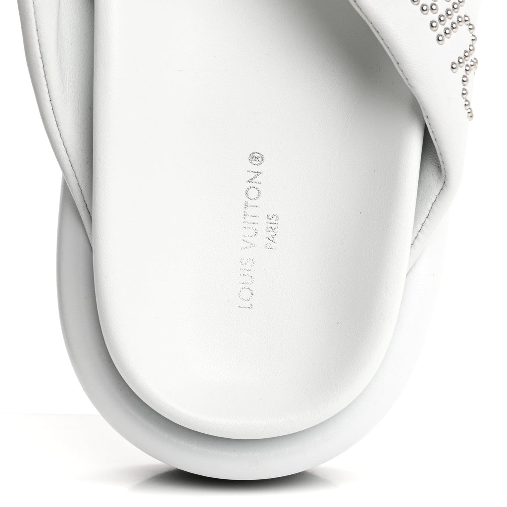 Calfskin Logo Studded Pillow Flat Thong Sandals 35 White £¨ Direct shipment via from wholesalehk.shop