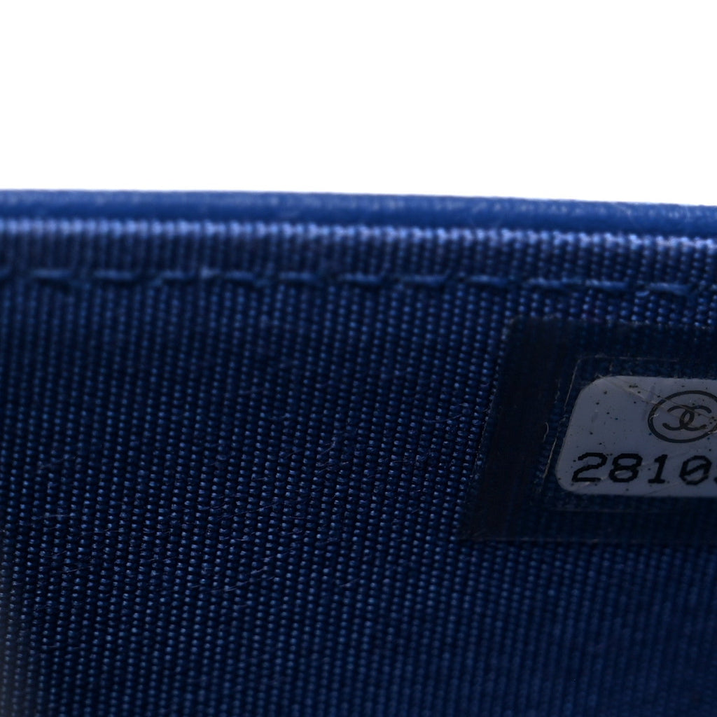 Caviar Quilted Boy Wallet On Chain WOC Dark Blue wholesalehk.shop