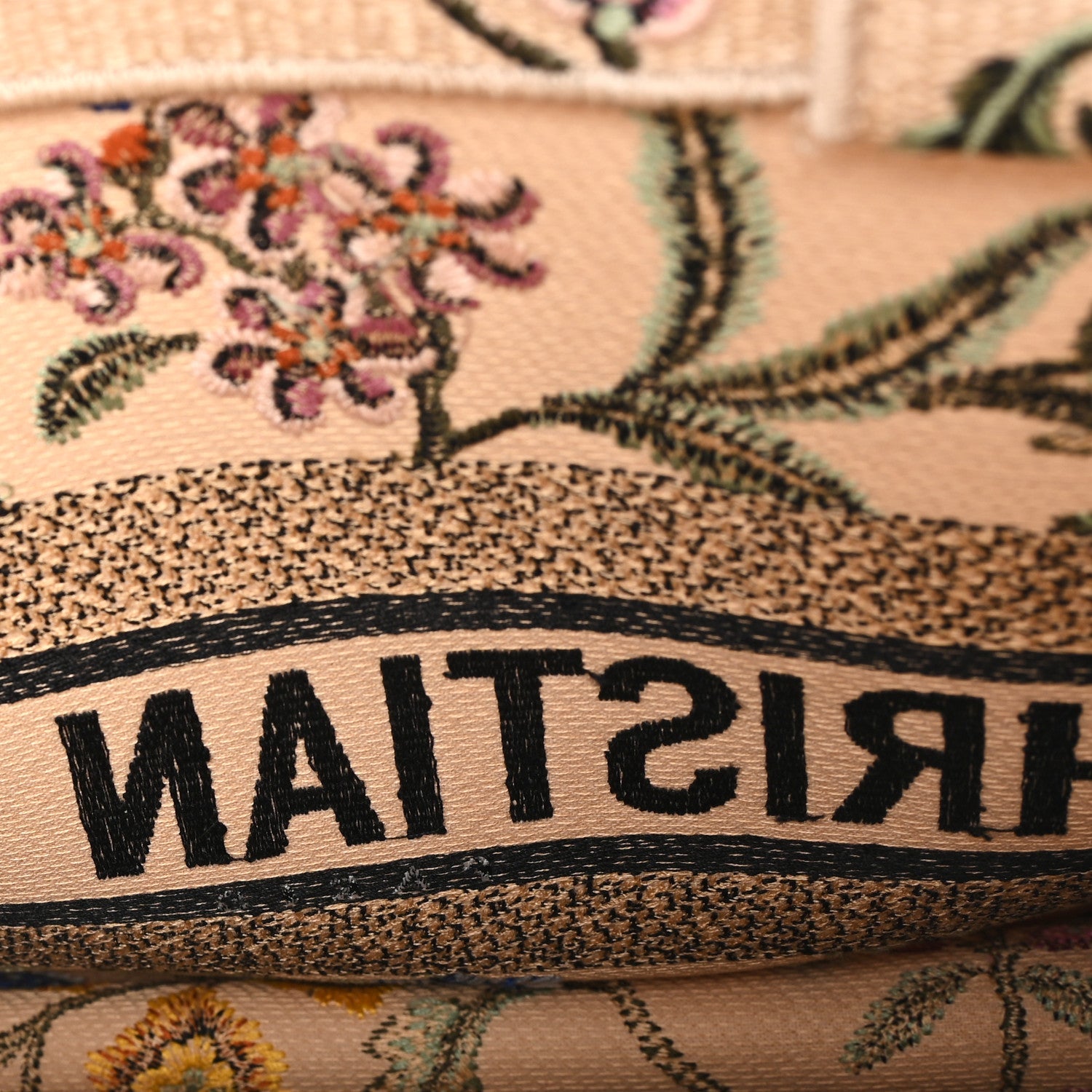 Raffia Embroidered Petites Fleurs Medium Book Tote Natural £¨ Direct shipment via from wholesalehk.shop
