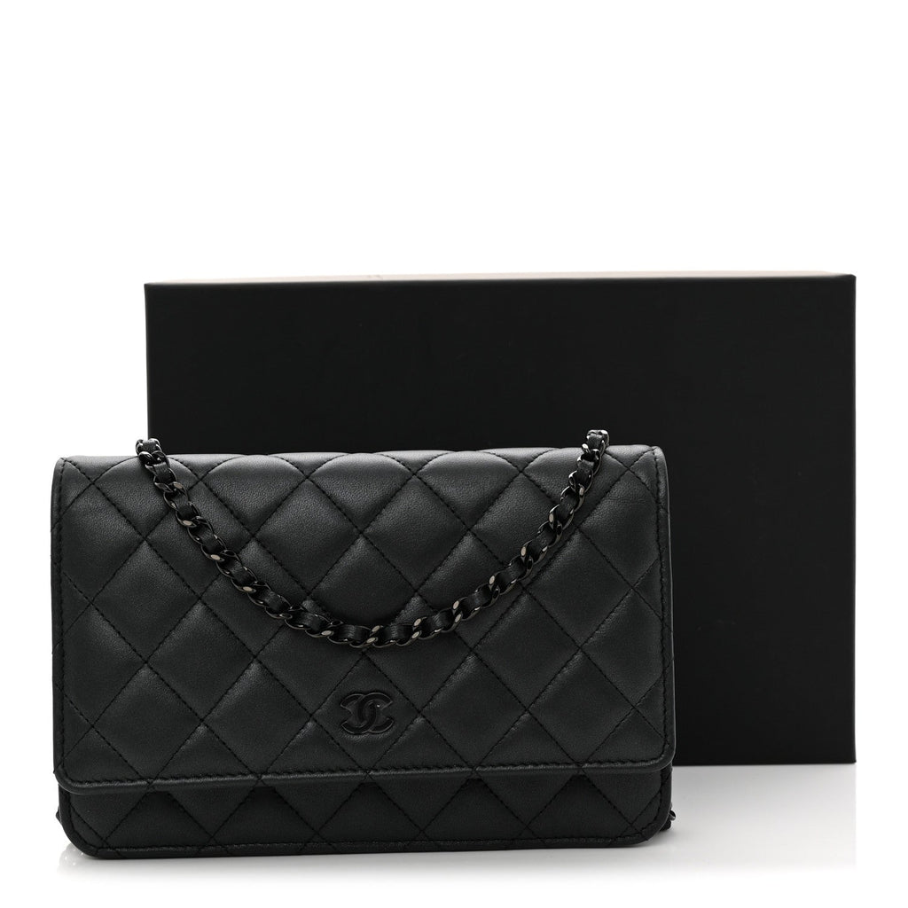 Pearly Lambskin Quilted Wallet On Chain WOC So Black wholesalehk.shop