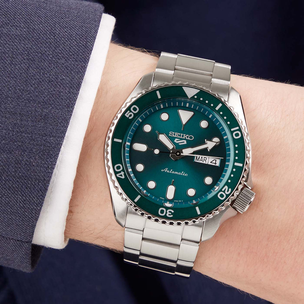 Seiko 5 Sports Automatic Green Dial Silver Steel Strap Watch For Men - SRPD61K1 wholesalehk.shop