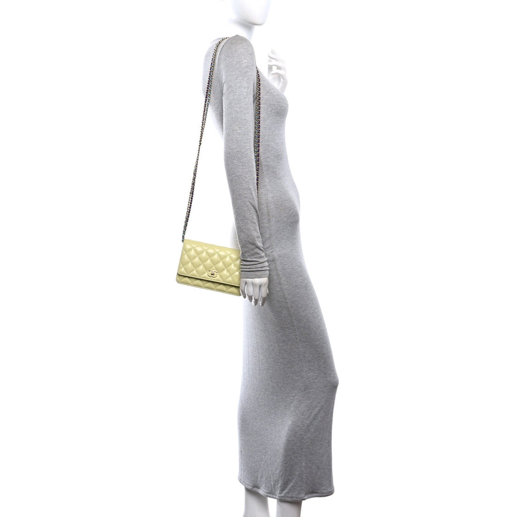 Caviar Quilted CC Turn Lock Wallet On Chain WOC Light Green wholesalehk.shop