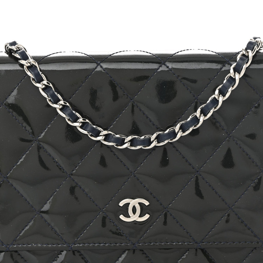 Patent Quilted Wallet On Chain WOC Navy Blue wholesalehk.shop