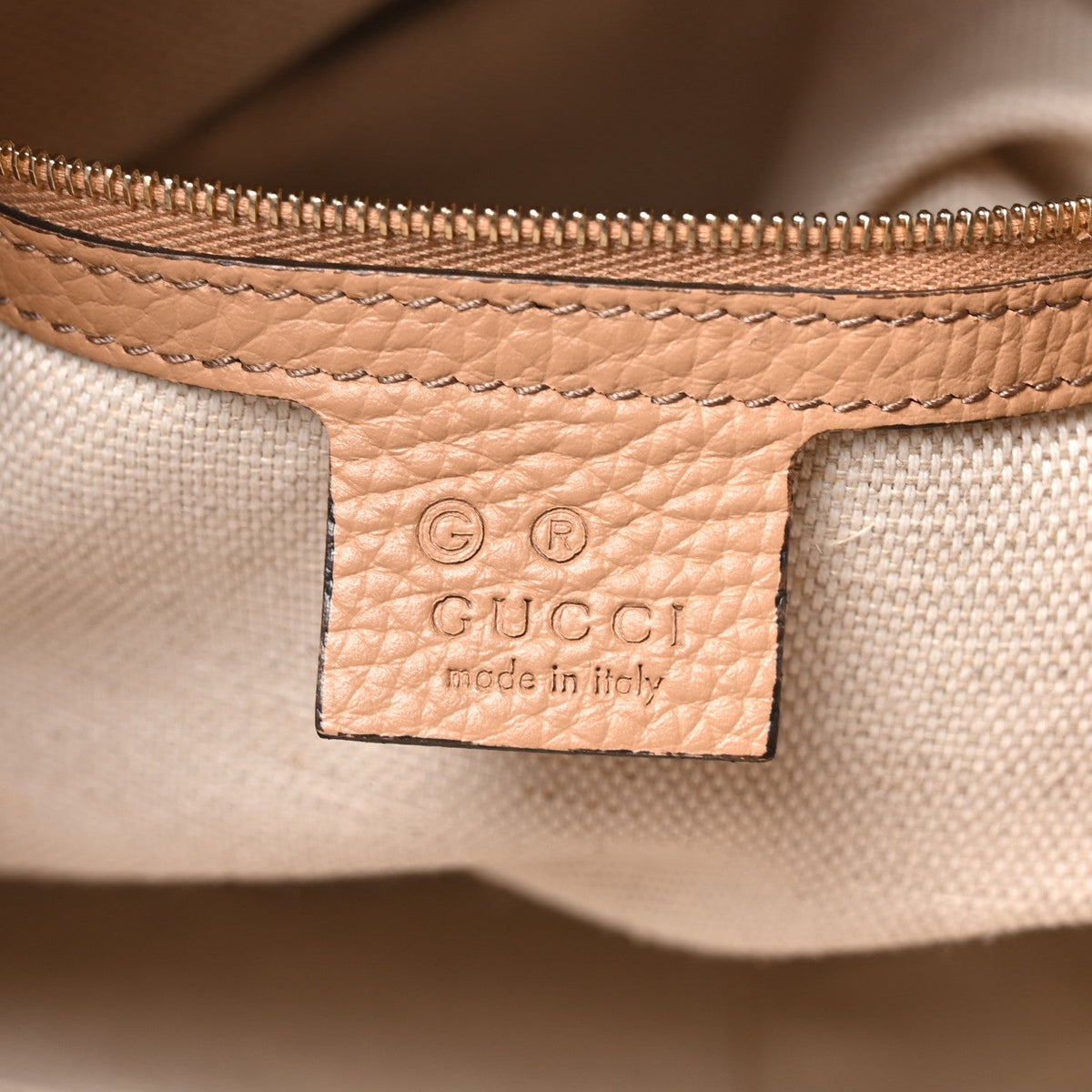 Pebbled Calfskin Medium Soho Chain Shoulder Bag Camelia wholesalehk.shop