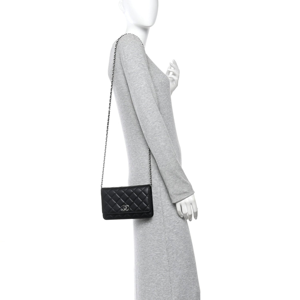 Lambskin Quilted Enamel CC Wallet on Chain WOC Black wholesalehk.shop