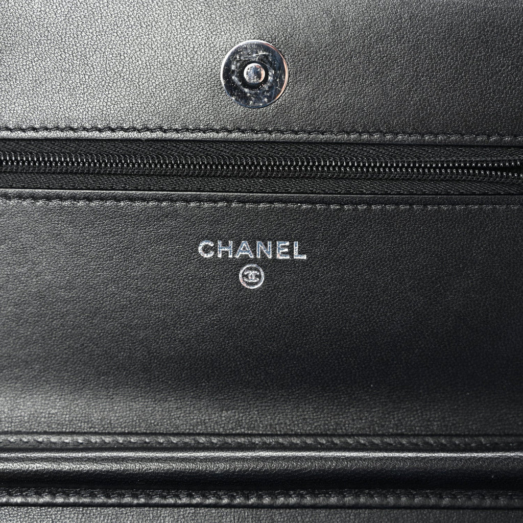 Lambskin Quilted Enamel CC Wallet on Chain WOC Black wholesalehk.shop
