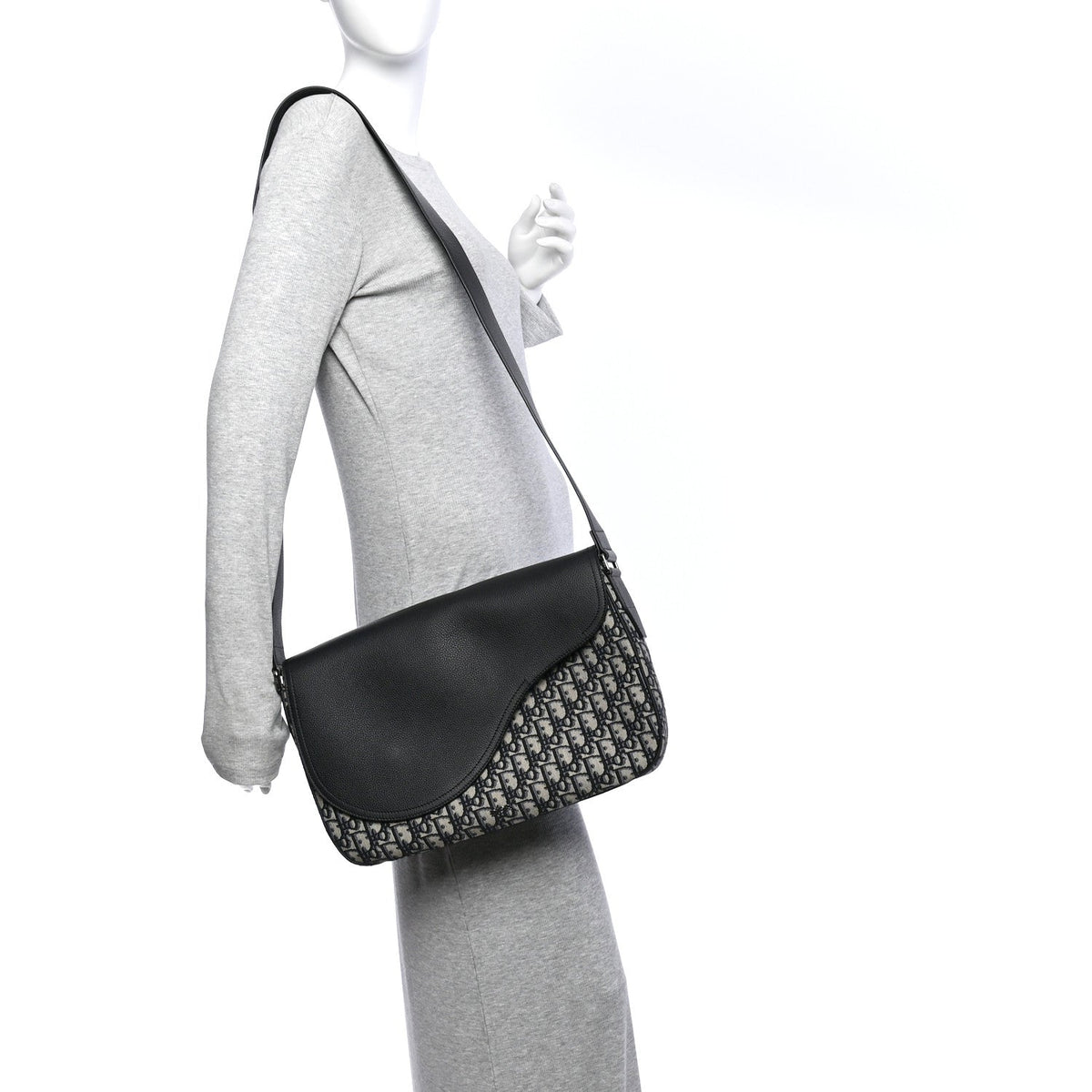 Grained Calfskin Oblique Large Saddle Messenger Black wholesalehk.shop