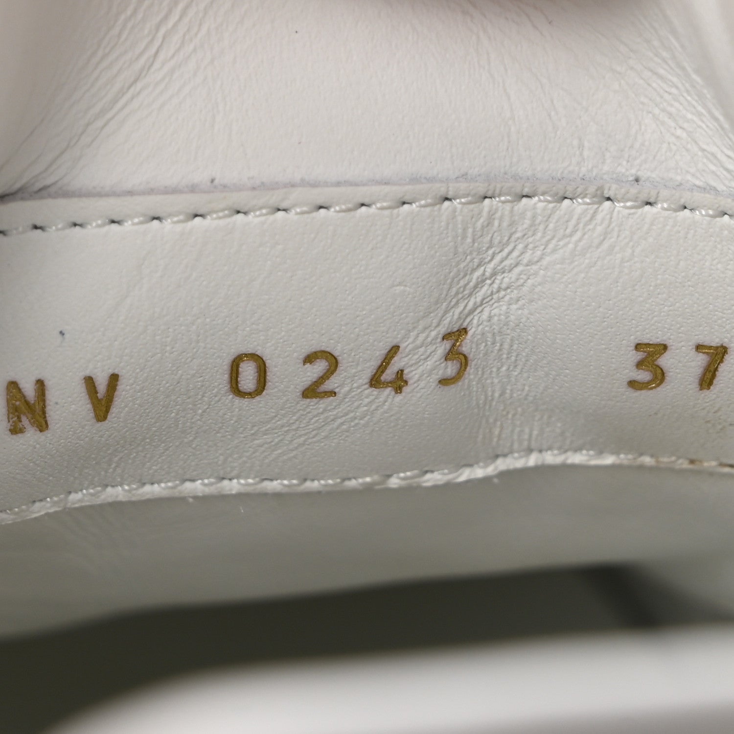Suede Calfskin Monogram Embossed Time Out Sneakers 37 Rose Poudre £¨ Direct shipment via from wholesalehk.shop