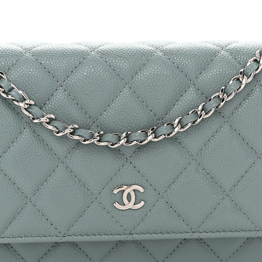 Caviar Quilted Wallet on Chain WOC Light Blue wholesalehk.shop