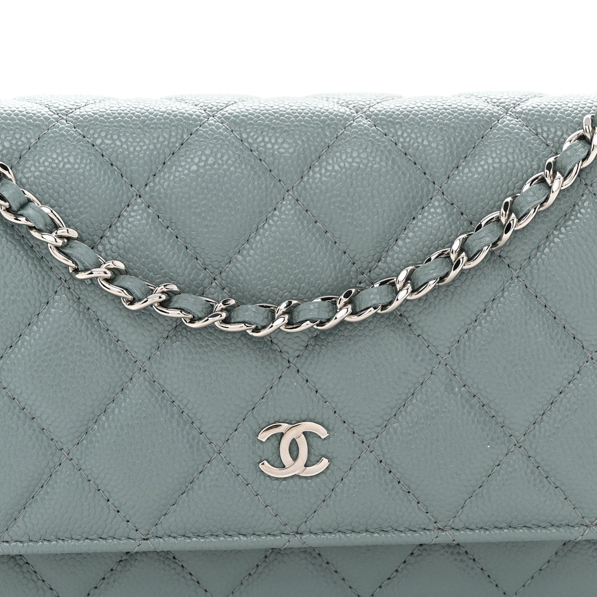 Caviar Quilted Wallet on Chain WOC Light Blue wholesalehk.shop