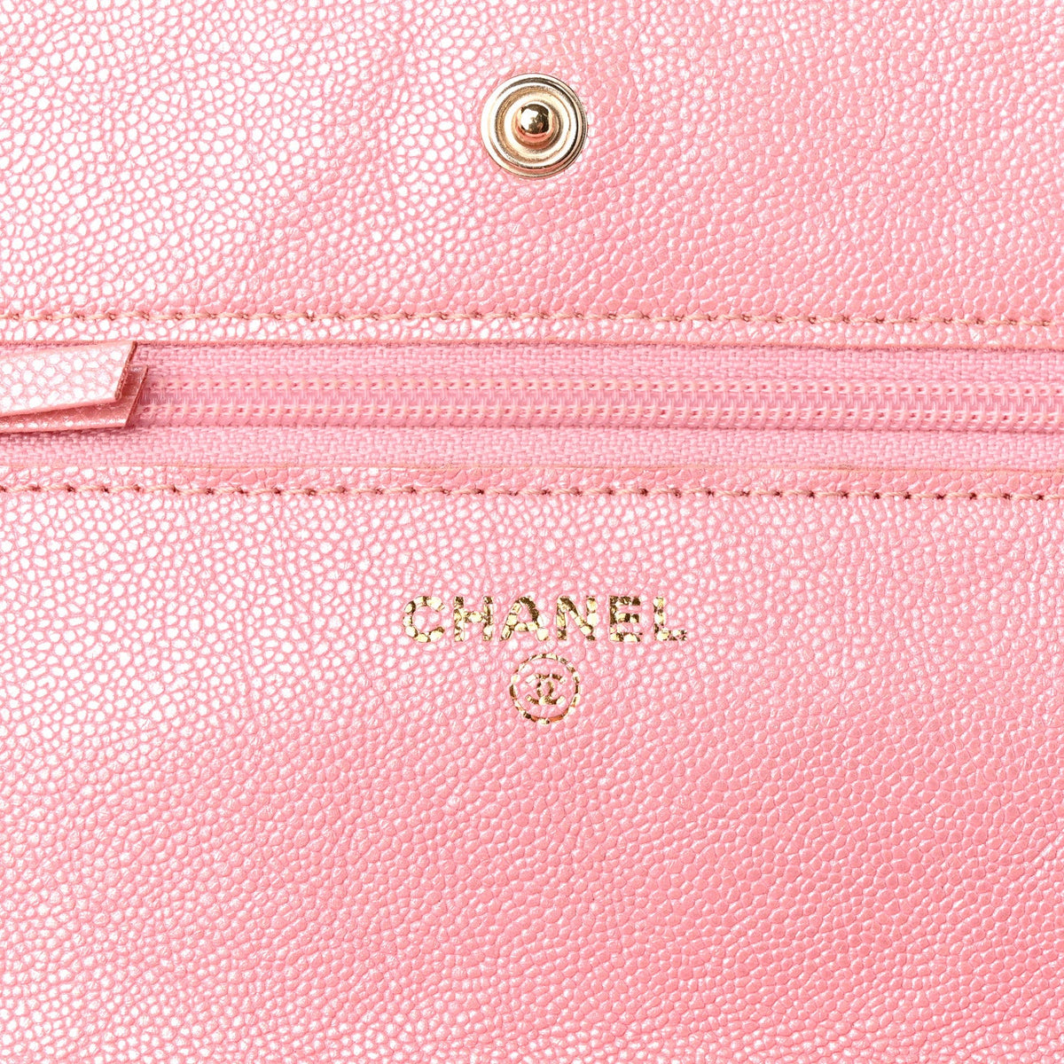 Iridescent Caviar Quilted Wallet on Chain WOC Rose Pink wholesalehk.shop
