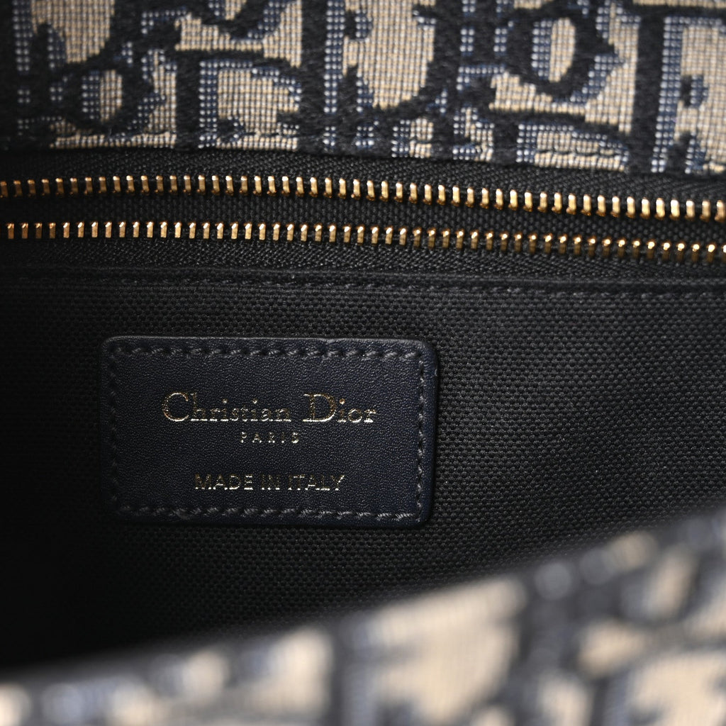 Oblique 30 Montaigne Flap Bag Blue wholesalehk.shop