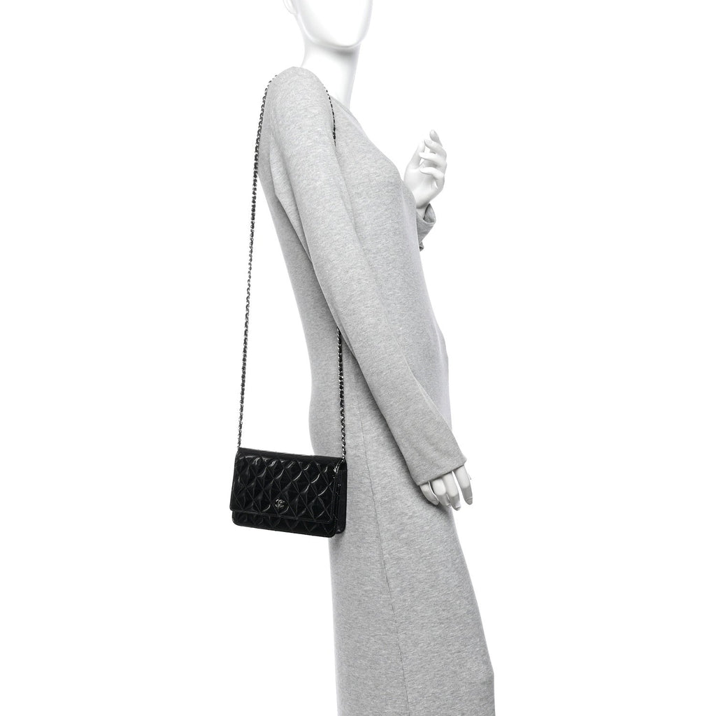 Patent Quilted Wallet On Chain WOC Black wholesalehk.shop