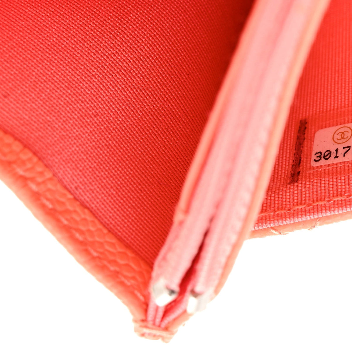 Caviar Quilted Wallet on Chain WOC Coral wholesalehk.shop