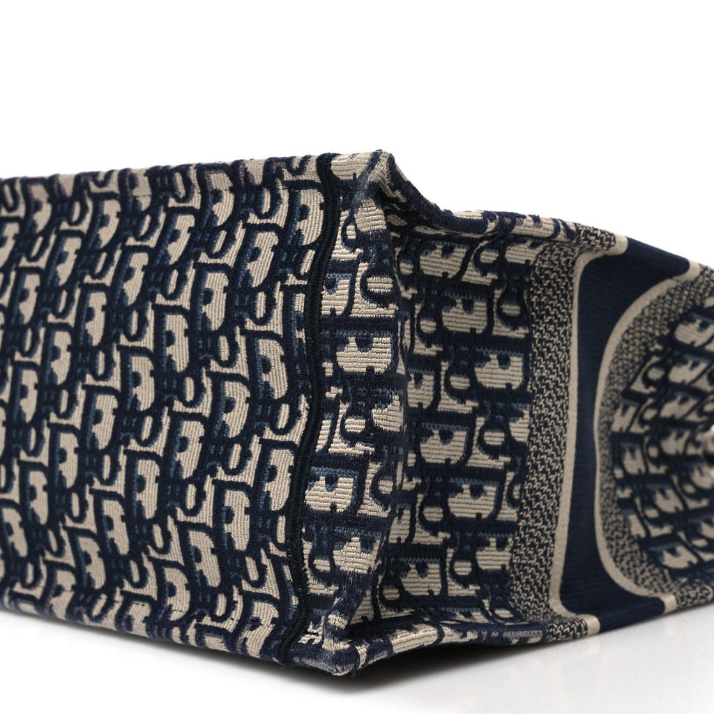 Oblique Medium Book Tote Blue Multicolor £¨ Direct shipment via from wholesalehk.shop