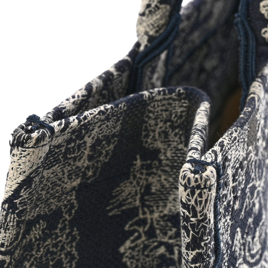 Canvas Embroidered Medium Toile De Jouy Reverse Book Tote Blue £¨ Direct shipment via from wholesalehk.shop