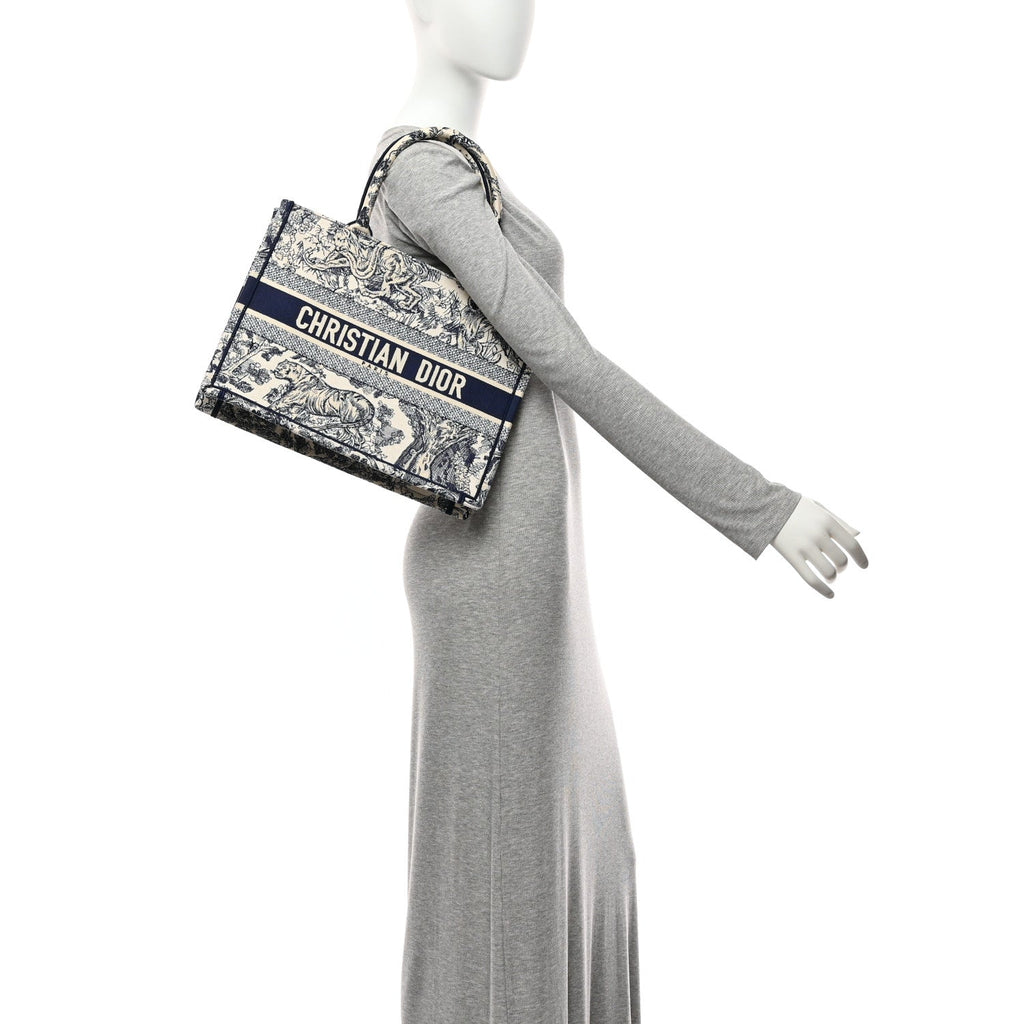 Canvas Embroidered Medium Dioriviera Toile De Jouy Book Tote Blue £¨ Direct shipment via from wholesalehk.shop