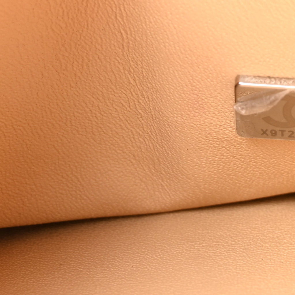 Caviar Quilted Medium Double Flap Beige wholesalehk.shop