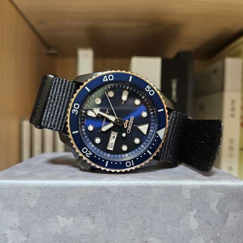 Seiko 5 Sports Automatic Blue Dial Black NATO Strap Watch for Men - SBSA098 wholesalehk.shop