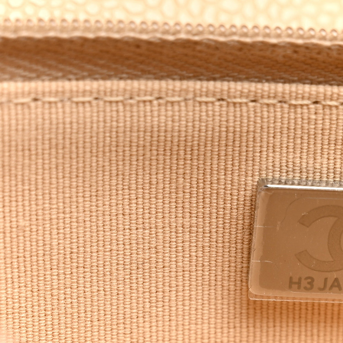 Caviar Quilted Wallet on Chain WOC Beige wholesalehk.shop