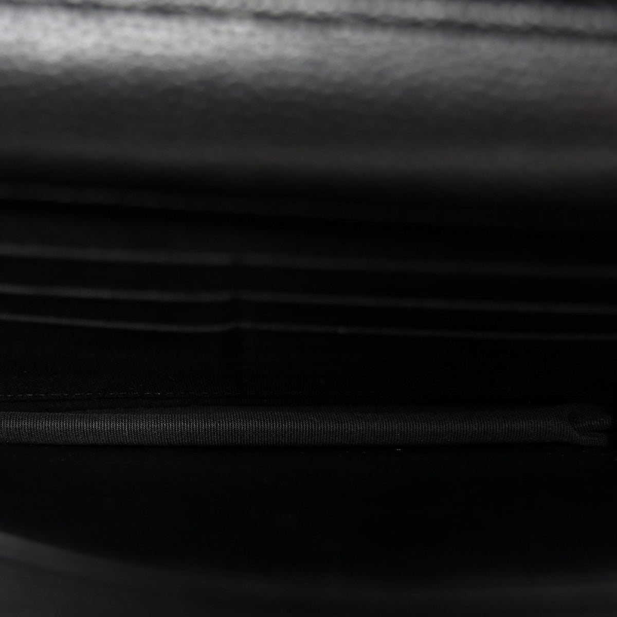 Caviar Quilted Wallet on Chain WOC Black wholesalehk.shop