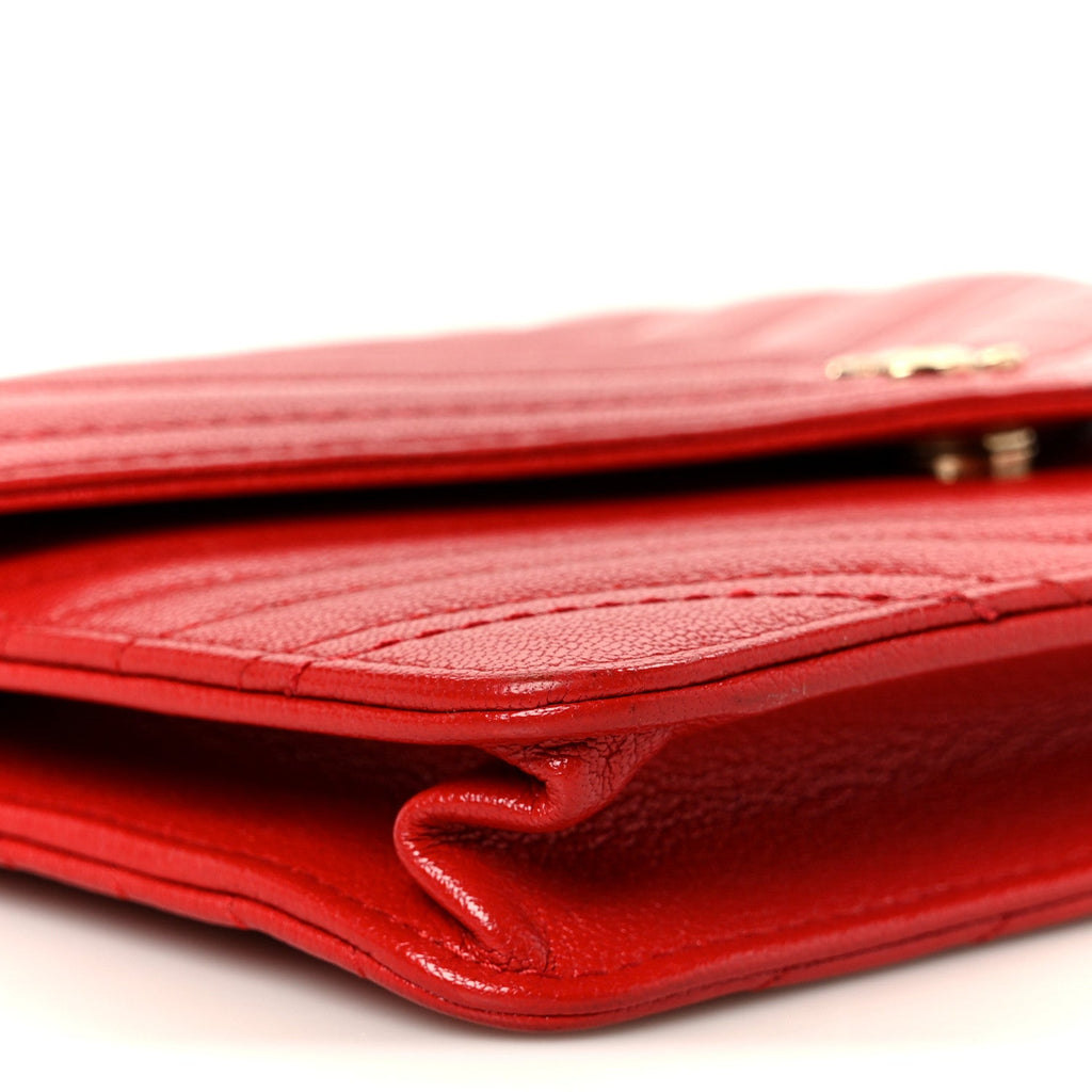 Goatskin Chevron Quilted Statement Wallet On Chain WOC Red wholesalehk.shop