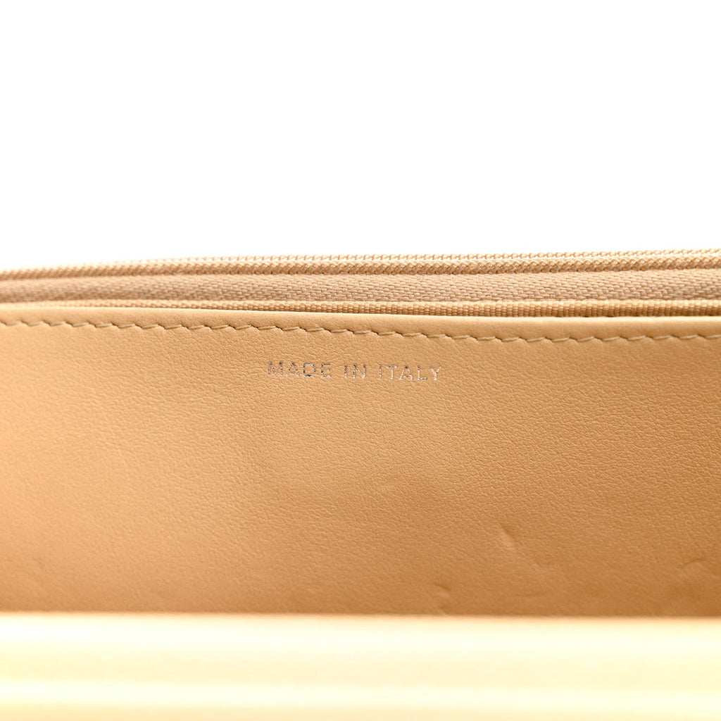Caviar Quilted Wallet on Chain WOC Beige wholesalehk.shop