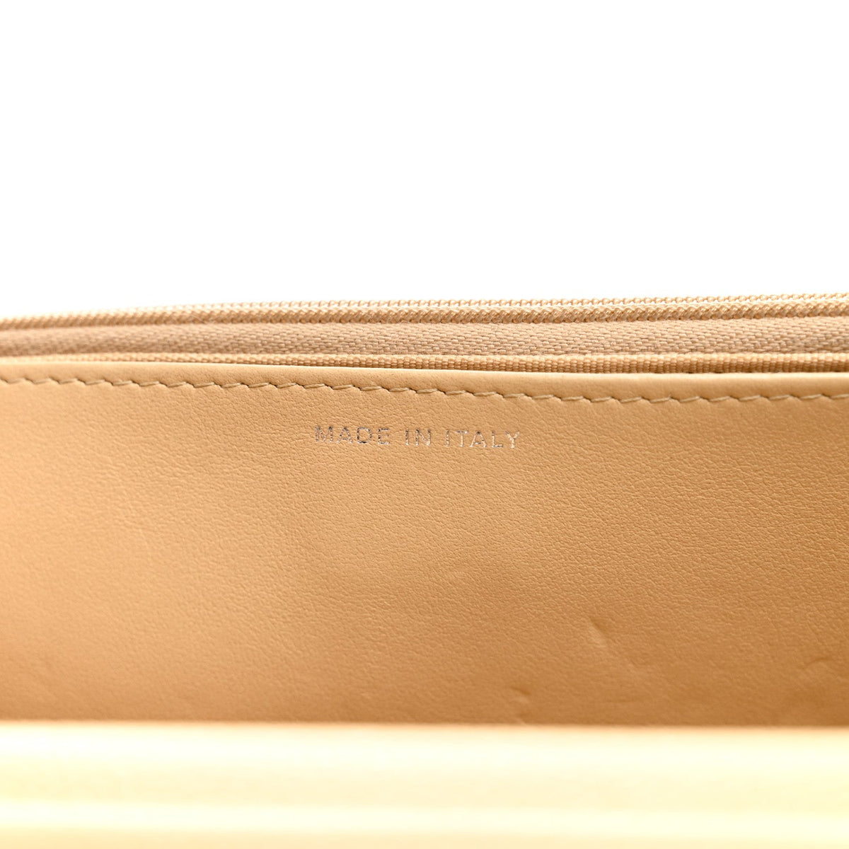 Caviar Quilted Wallet on Chain WOC Beige wholesalehk.shop