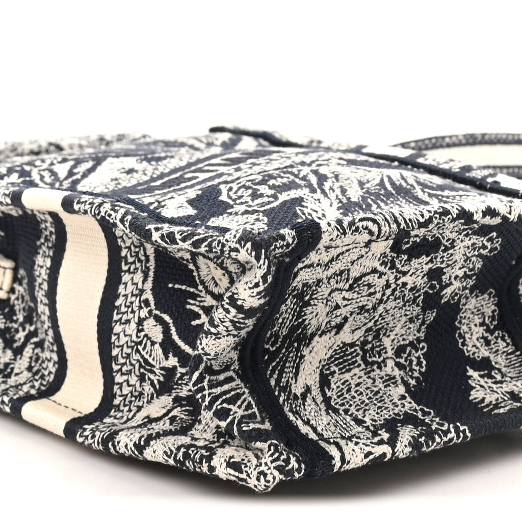 Canvas Toile de Jouy Reverse Embroidered Mini Book Tote Phone Bag  Blue £¨ Direct shipment via from wholesalehk.shop
