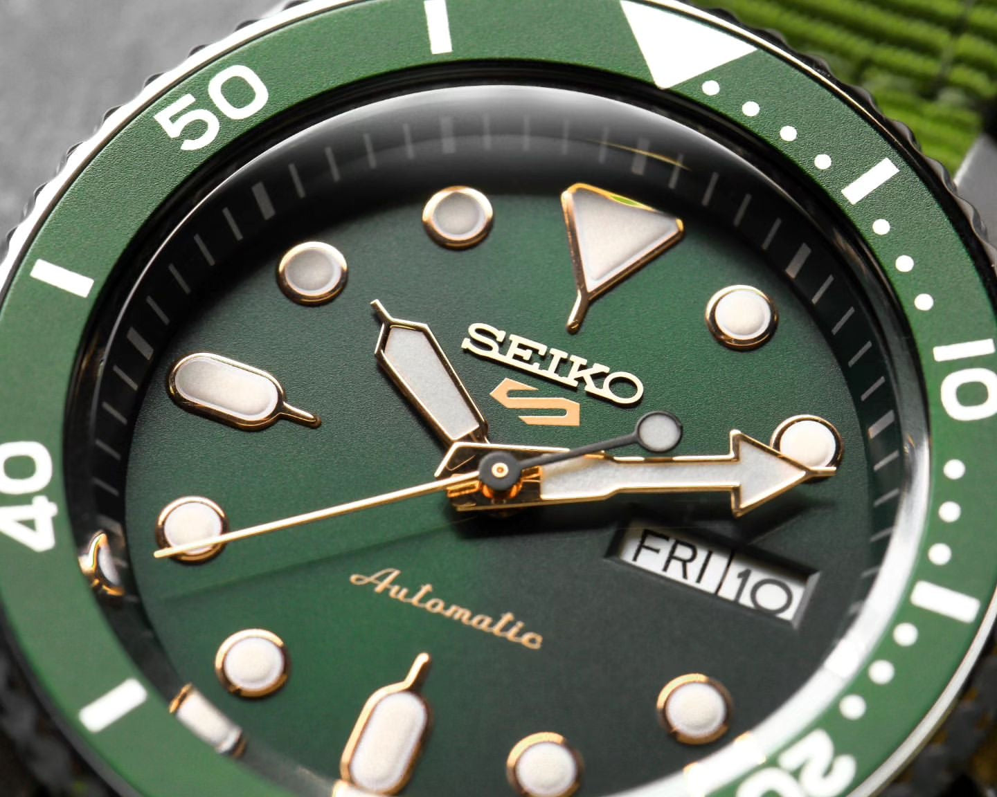 Seiko 5 Sports Automatic Analog Green Dial Silver Steel Strap Watch For Men - SRPD63K1 wholesalehk.shop