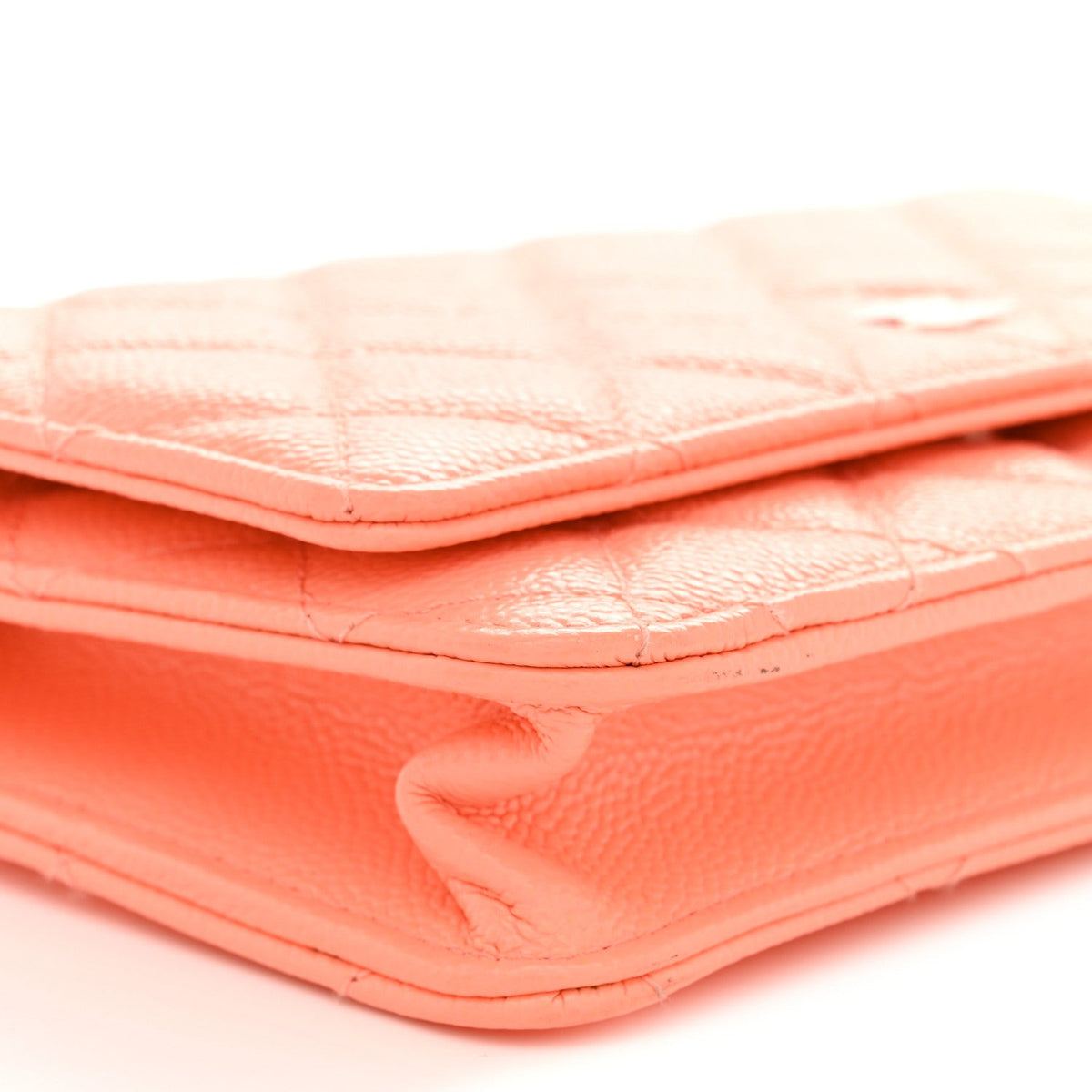 Caviar Quilted Wallet on Chain WOC Coral wholesalehk.shop