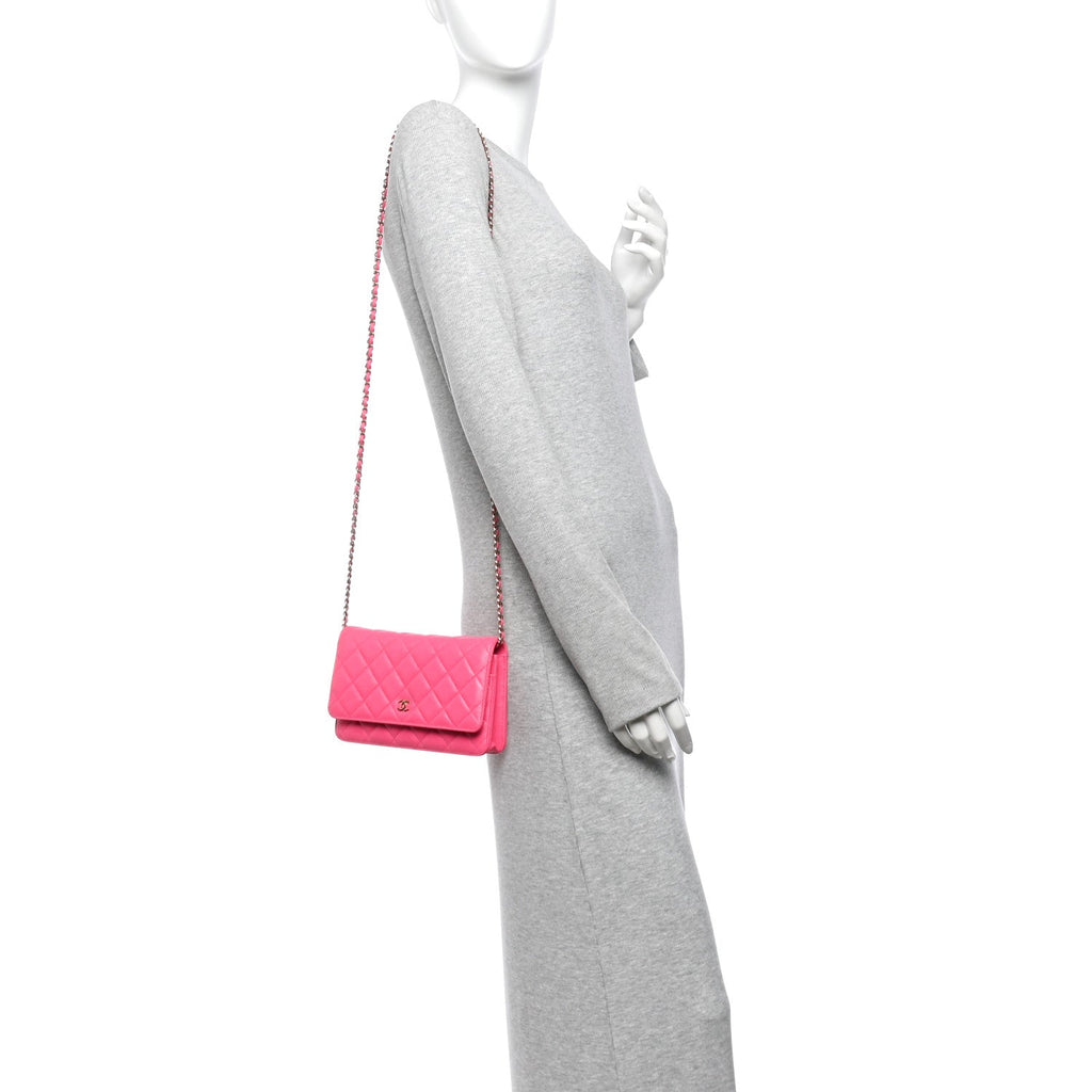 Caviar Quilted Wallet on Chain WOC Fuchsia wholesalehk.shop