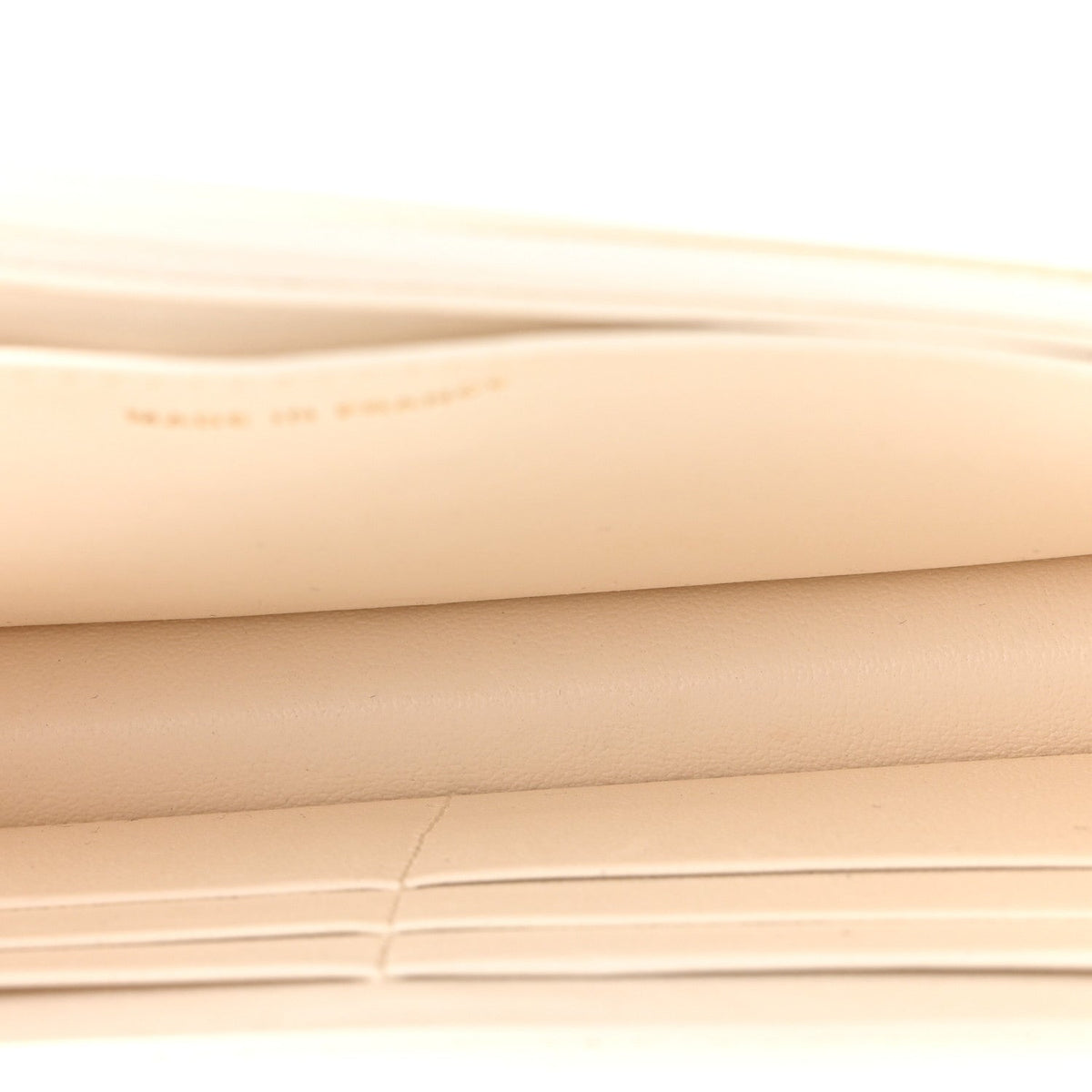 Lambskin Quilted Frame Wallet On Chain WOC White wholesalehk.shop