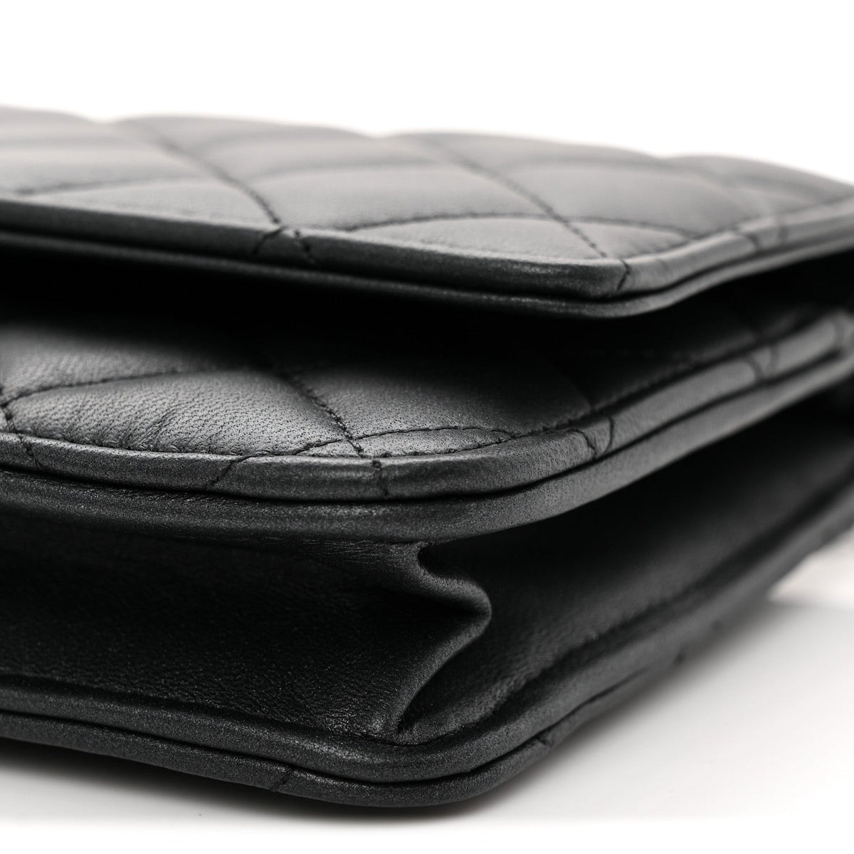 Pearly Lambskin Quilted Wallet On Chain WOC So Black wholesalehk.shop