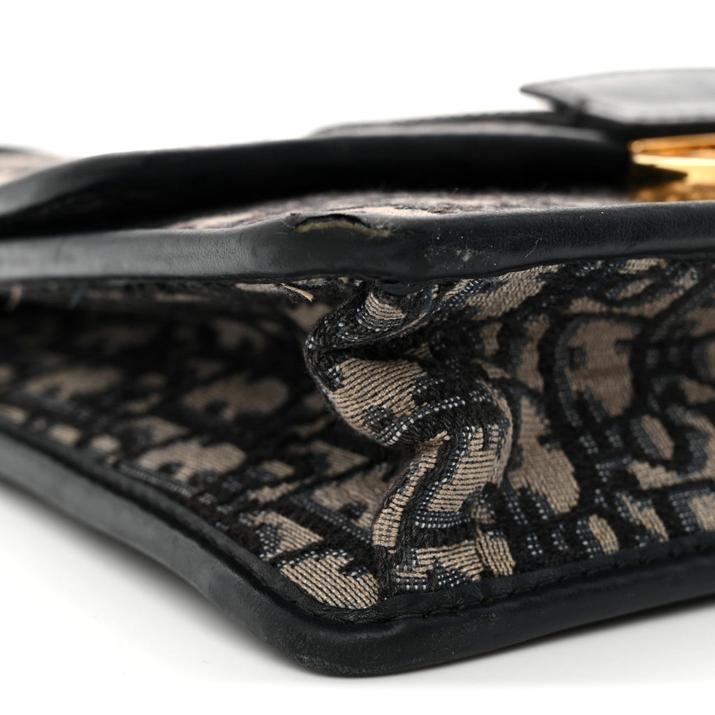 Oblique 30 Montaigne Flap Bag Blue wholesalehk.shop