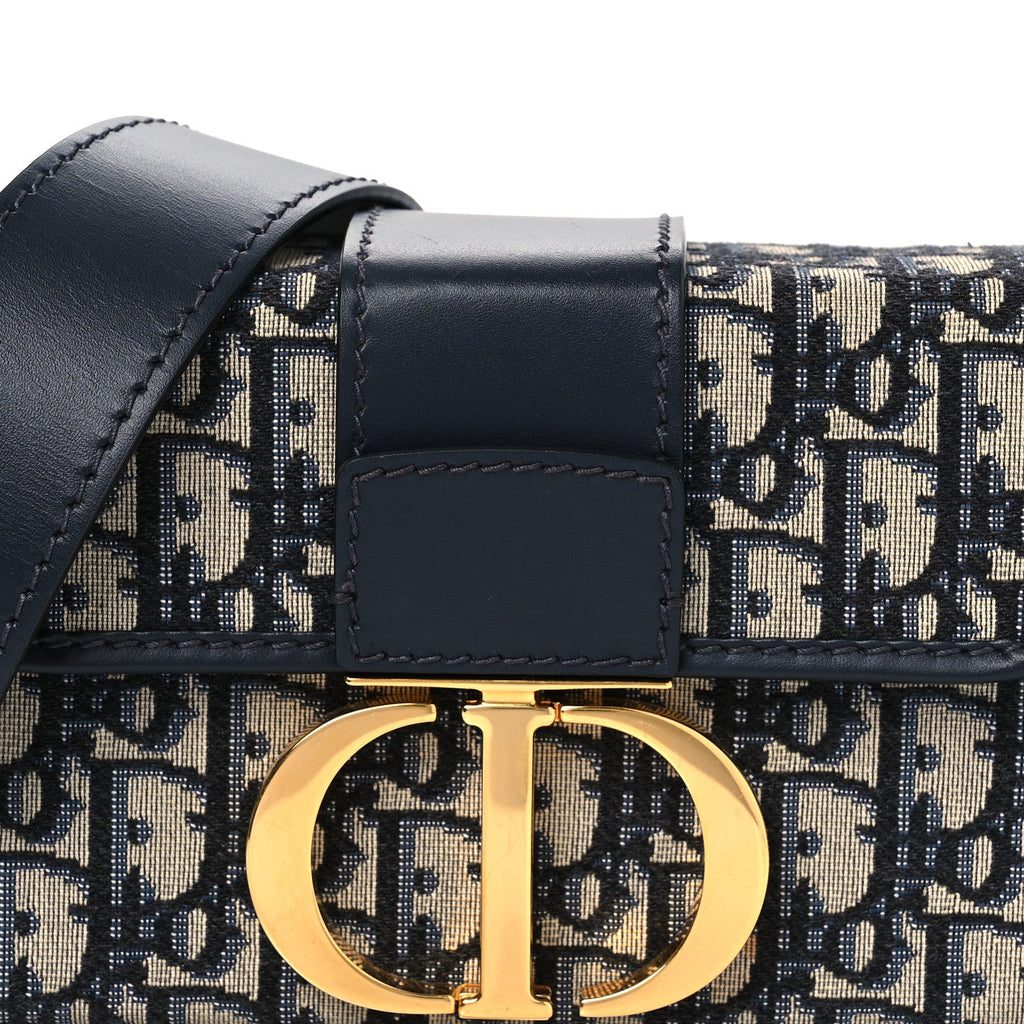 Oblique 30 Montaigne Box Bag Blue wholesalehk.shop