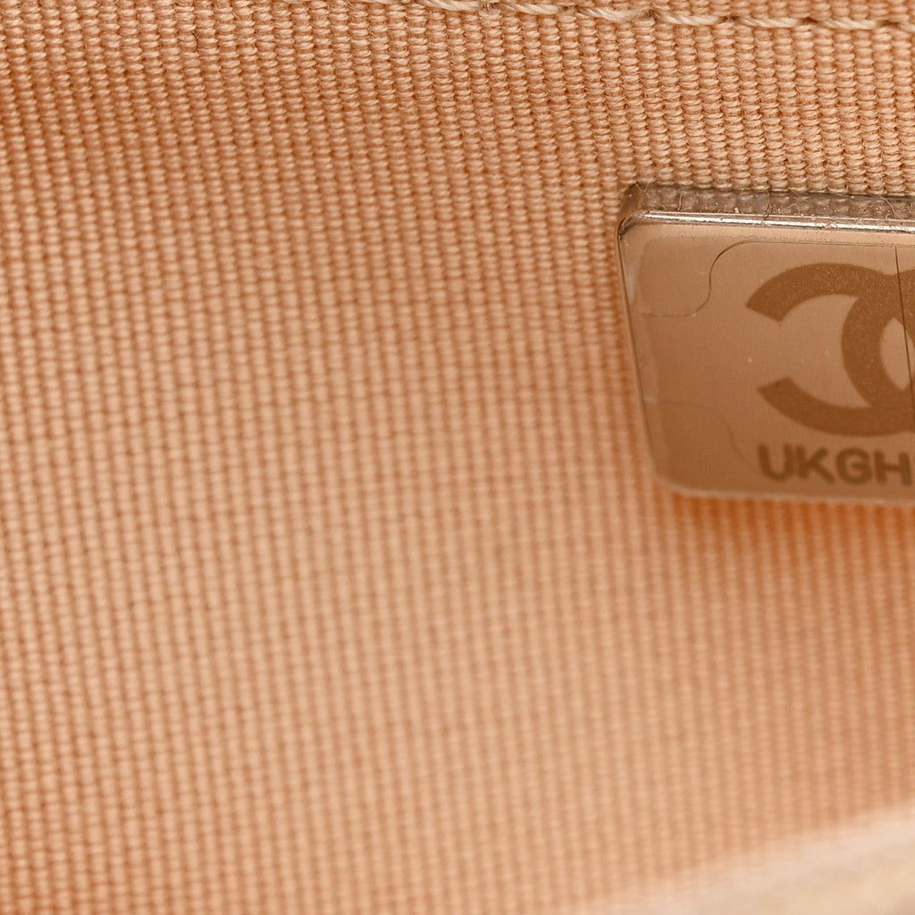 Caviar Quilted Wallet on Chain WOC Beige wholesalehk.shop