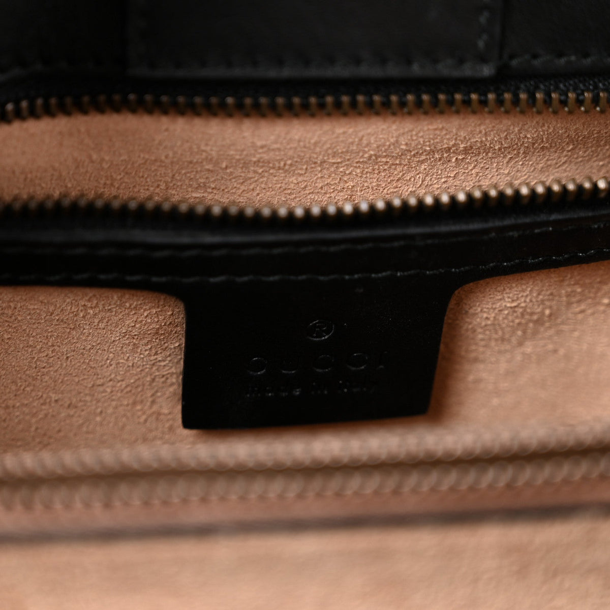 Calfskin Matelasse Small GG Marmont Tote Black wholesalehk.shop